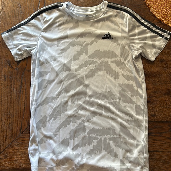 Adidas Boys shirts lot of two - Picture 3 of 3